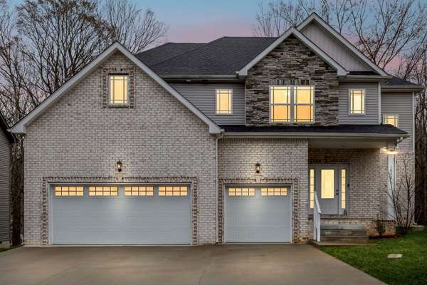 1033 Brightwood Ct, Clarksville, TN 37043