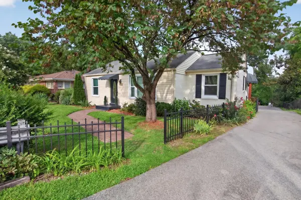 3210 Southlake Dr, Nashville, TN 37211