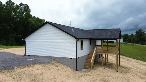 7208 Carthage Rd, Pleasant Shade, TN 37145