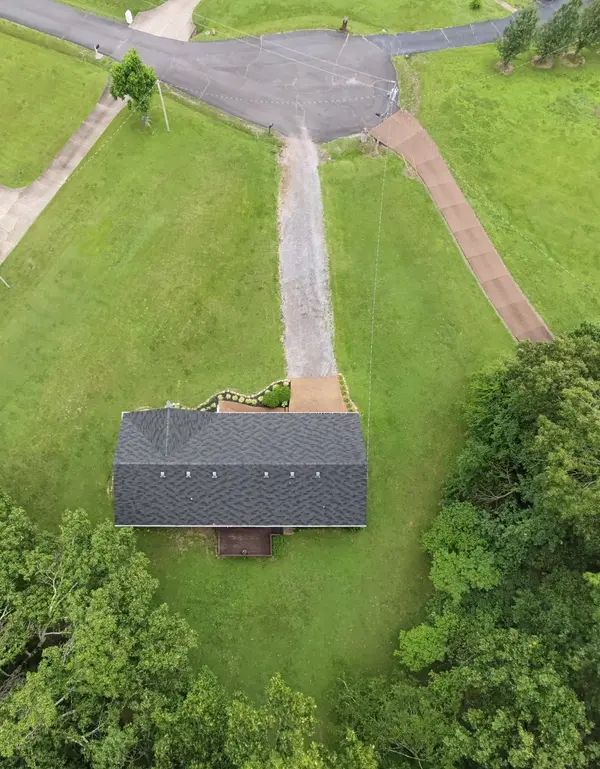 110 Needham Ln, Burns, TN 37029