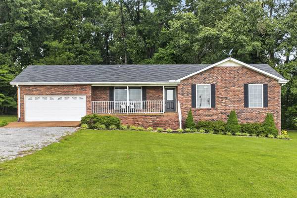 110 Needham Ln, Burns, TN 37029