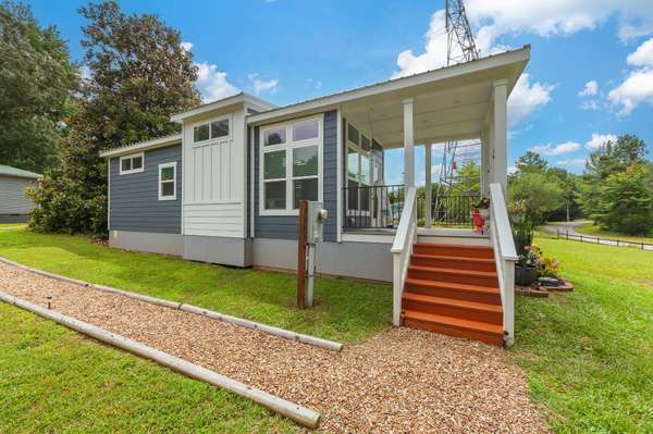 530 Douglas Ln, Camden, TN 38320