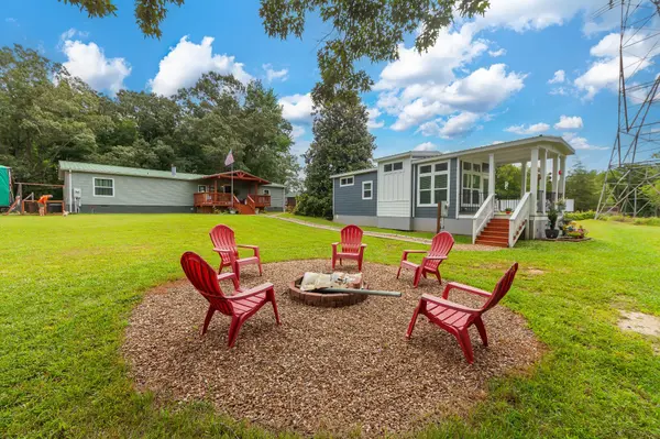 530 Douglas Ln, Camden, TN 38320
