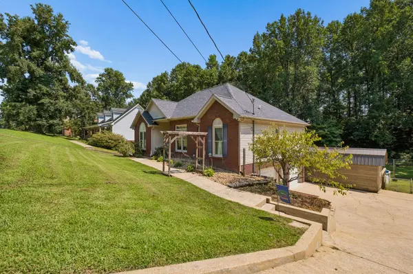 183 Hickory Hollow Dr, Dickson, TN 37055