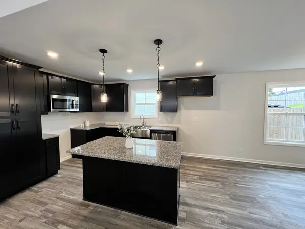 1154 Tybee Dr, Clarksville, TN 37042