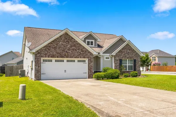 211 Wyburn Pl, Burns, TN 37029