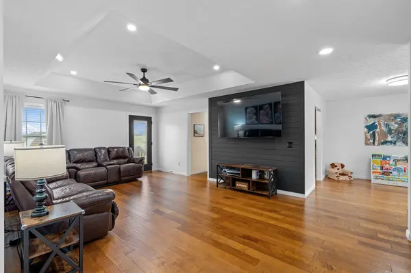 697 Portland Blvd, Portland, TN 37148