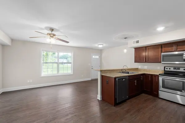 1552 Tylertown Rd #403, Clarksville, TN 37040