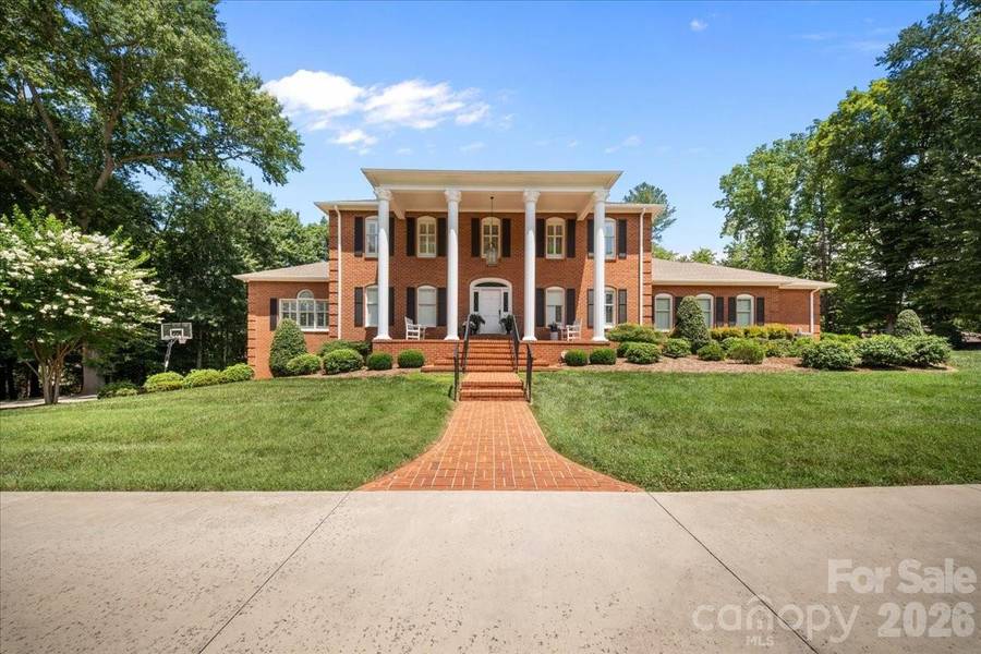 101 River Ridge DR, Morganton, NC 28655
