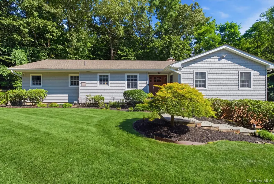 30 Cove RD, Huntington, NY 11743