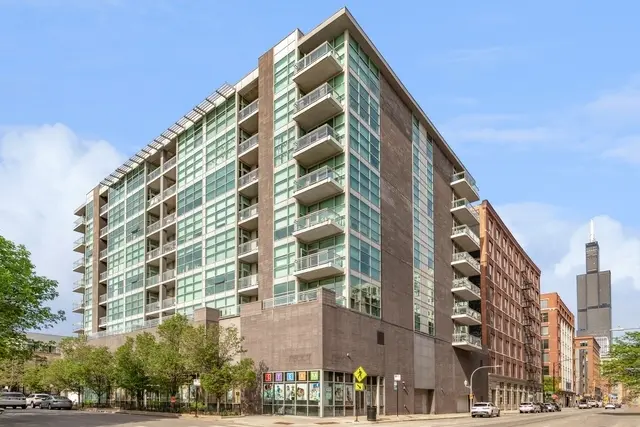 Chicago, IL 60607