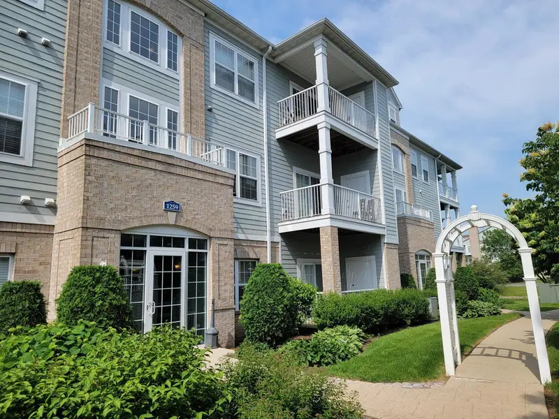 1259 W Lake ST #206, Addison, IL 60101