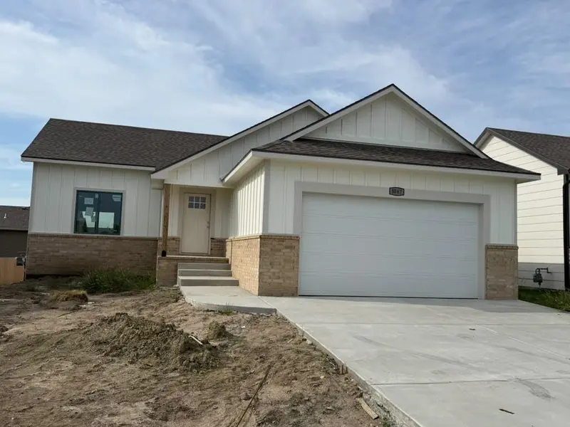 5067 N Toben Ct., Bel Aire, KS 67226