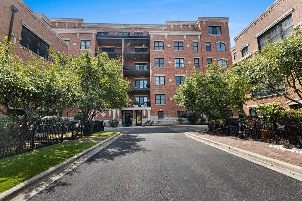 2811 N Bell AVE #408, Chicago, IL 60618