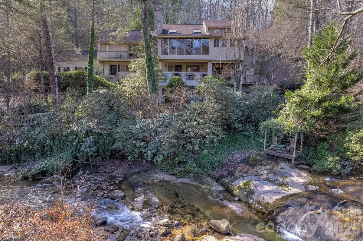 171 Fairway DR, Lake Lure, NC 28746