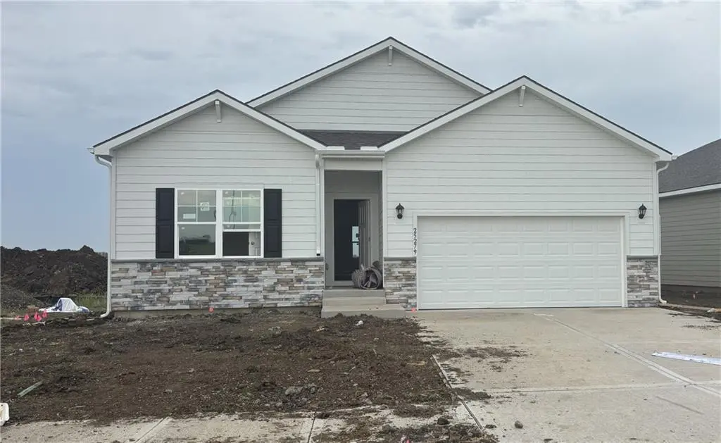25279 W 177th Terr ST, Gardner, KS 66030
