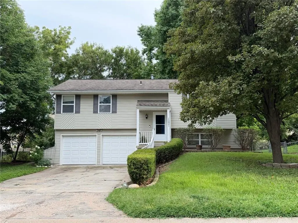 15821 W 152ND TER, Olathe, KS 66062
