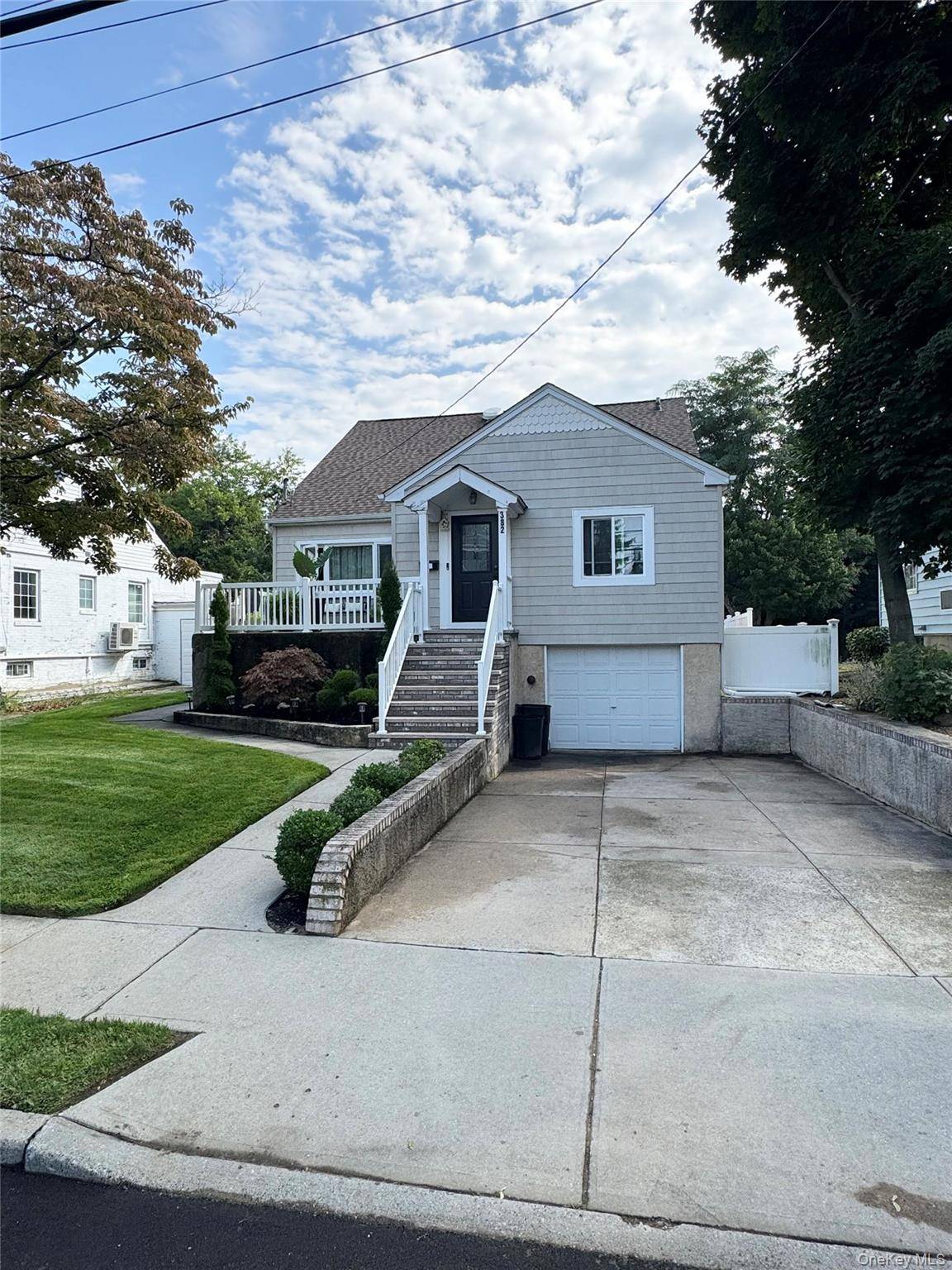 382 Daub AVE, Hewlett, NY 11557