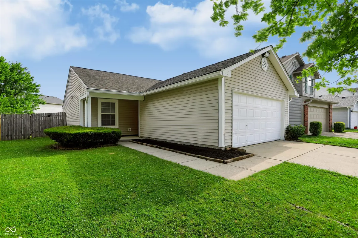 6648 Greendale LN, Indianapolis, IN 46241