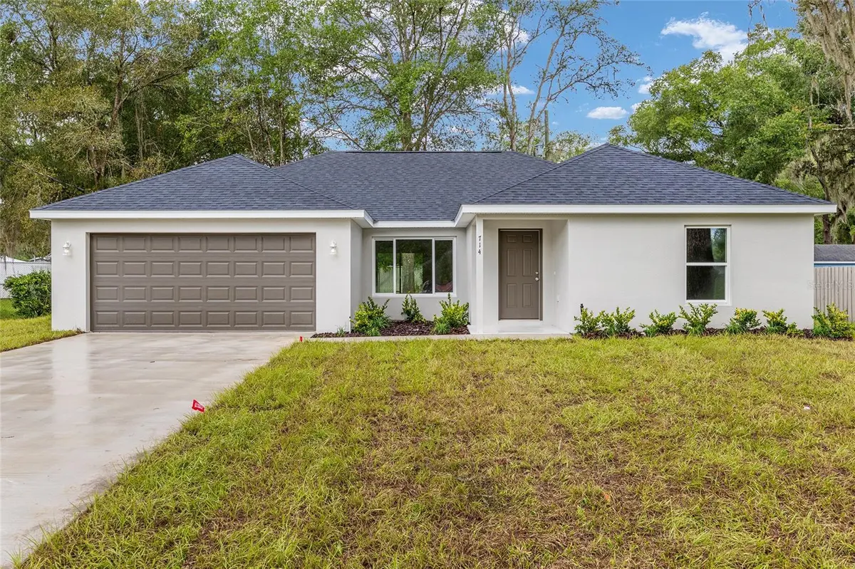 20 MALAUKA CRSE, Ocklawaha, FL 32179