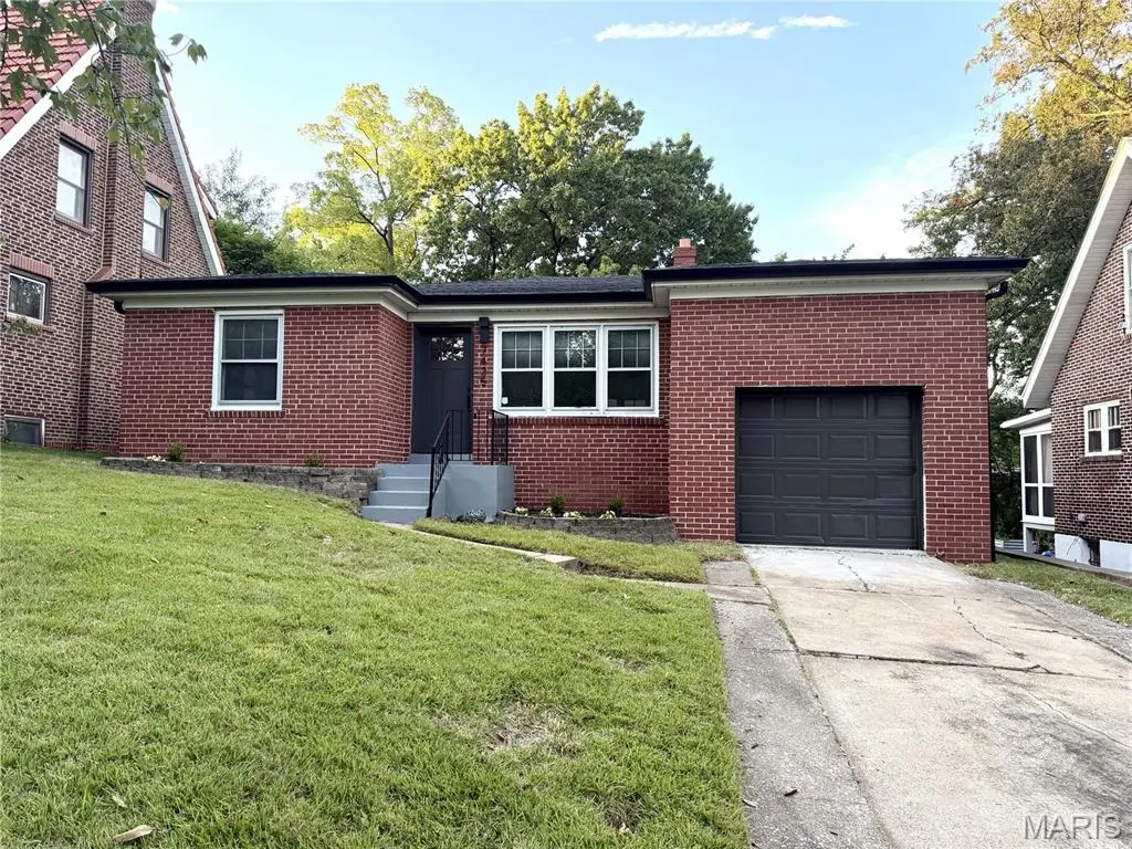7425 Melrose AVE, St Louis, MO 63130
