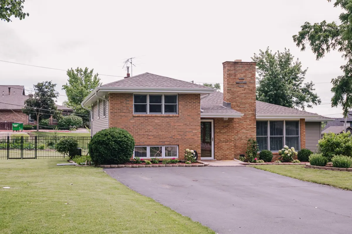 8827 W 131 PL, Orland Park, IL 60462