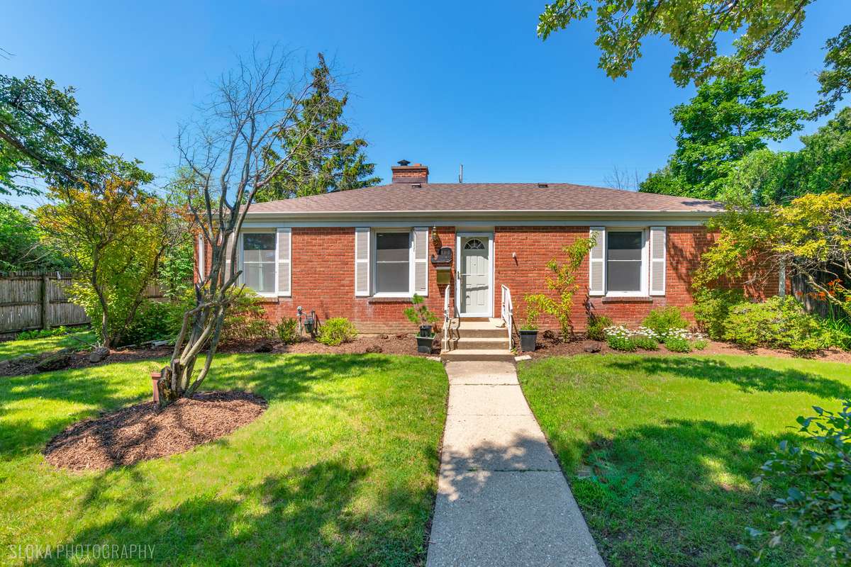 600 Garfield AVE, Lake Bluff, IL 60044