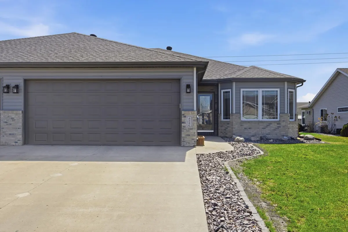 4346 46th AVE S, Fargo, ND 58104