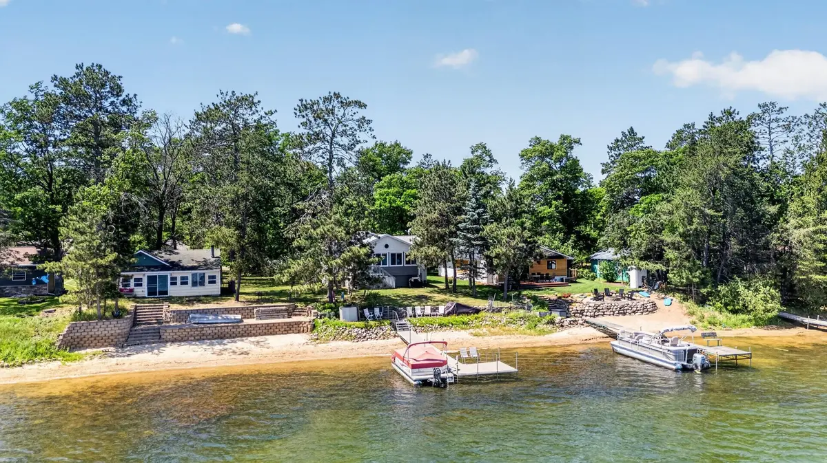 10446 Shady LN, East Gull Lake, MN 56401
