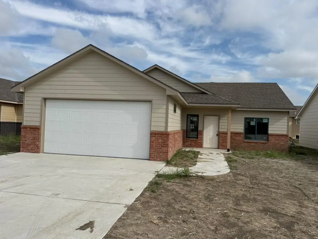 5109 N Toben Ct, Bel Aire, KS 67226