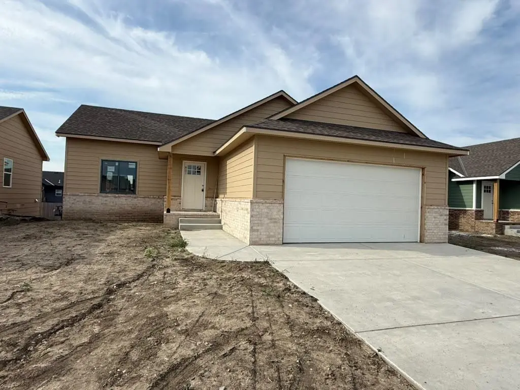 5055 N Toben Ct, Bel Aire, KS 67226-1341