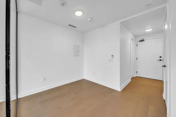 91 montclair AVE #711, Toronto C03, ON M5P 0B1