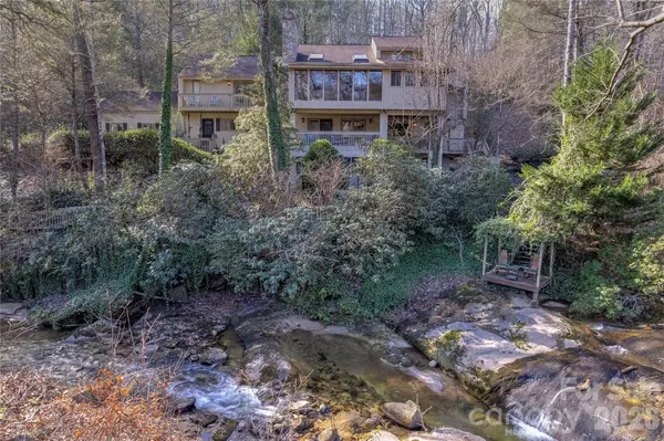 171 Fairway DR, Lake Lure, NC 28746