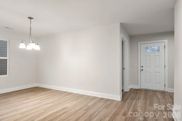 4238 Mackinnon DR, Charlotte, NC 28214