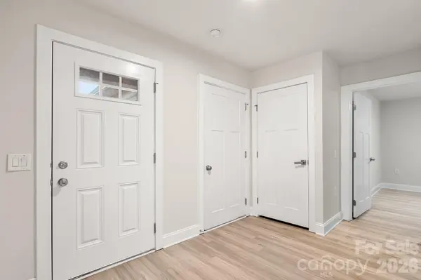 4238 Mackinnon DR, Charlotte, NC 28214
