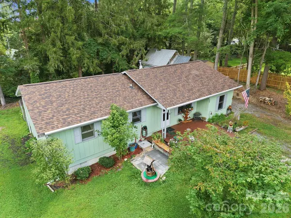 473 King William RD, Hendersonville, NC 28739