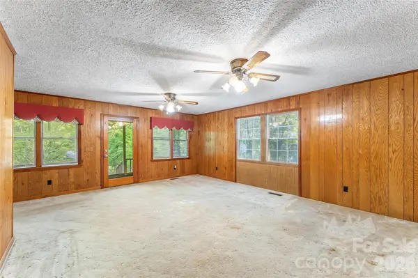 215 N Fork River RD, Marion, NC 28752
