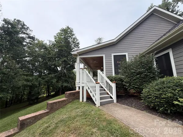 11 Jupiter Hills DR, Weaverville, NC 28787