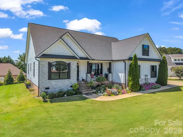 718 Tinsberry LN, Inman, SC 29349