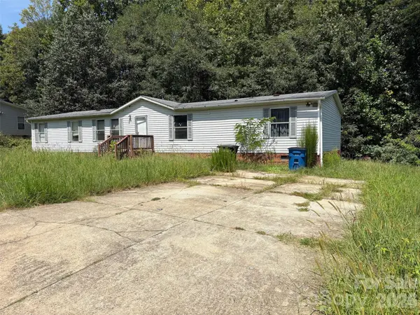 317 Forest Hollow DR, Statesville, NC 28677
