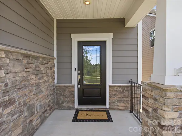 1012 Whipcord DR, Waxhaw, NC 28173
