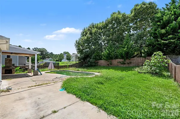 2122 Gillette DR, Clover, SC 29710