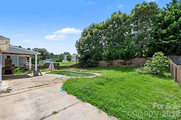 2122 Gillette DR, Clover, SC 29710