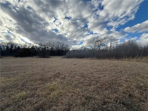 30 & 34 Pheasant Run DR, Mound City, KS 66056