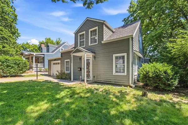3005 W 50th TER, Westwood, KS 66205