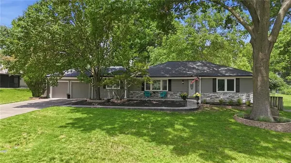 1216 W 97 ST, Kansas City, MO 64114