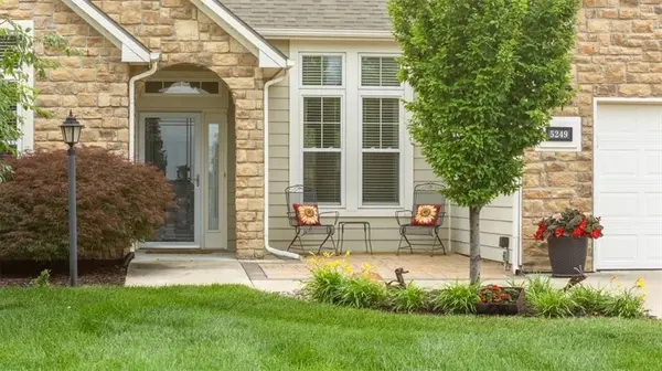 5249 Carson PL, Lawrence, KS 66049
