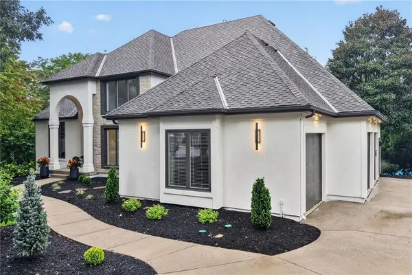 14104 Belinder ST, Leawood, KS 66224