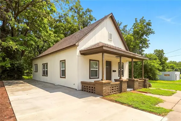 1604 N 9th ST, Kansas City, KS 66101