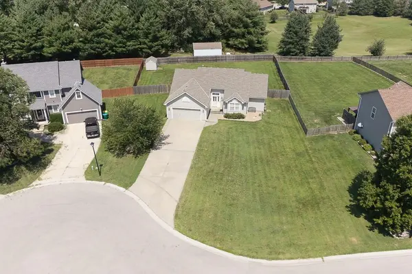 4516 N 122nd TER, Kansas City, KS 66109